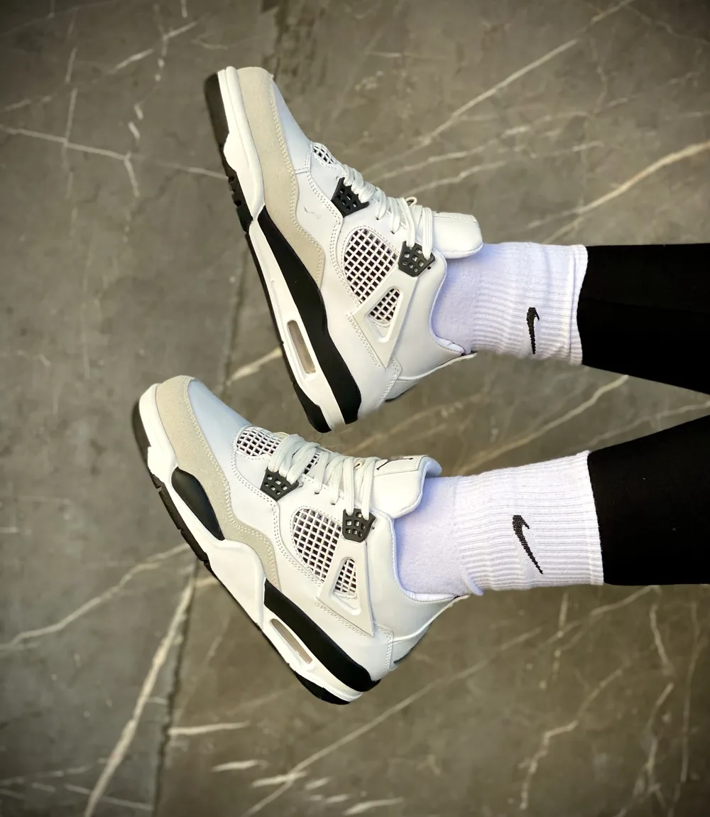 -جردن-۴-سفید-۱۲۳۶.jpeg کتونی دخترانه جردن۴ سفید - Image 1