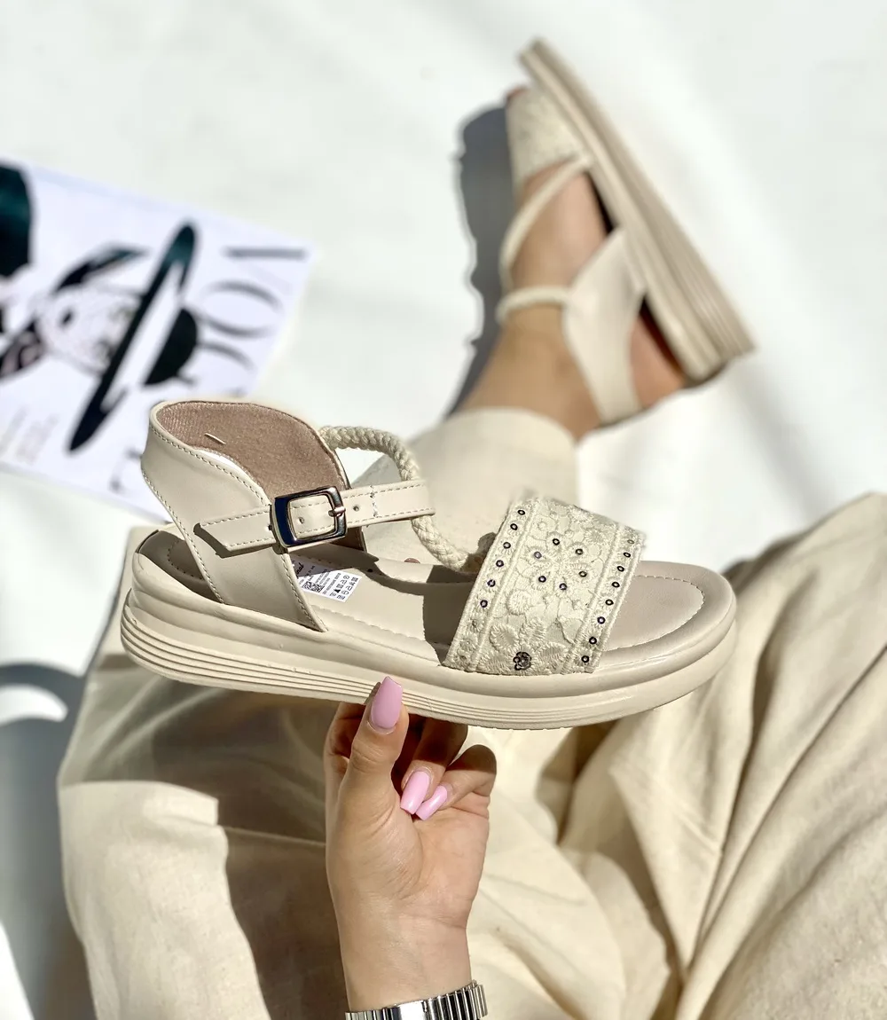 -دخترانه-.jpeg صندل سنتی دخترانه - Image 1