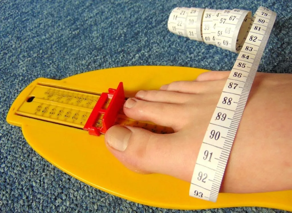 چرا دانستن طول پا برای انتخاب سایز کفش اهمیت دارد؟