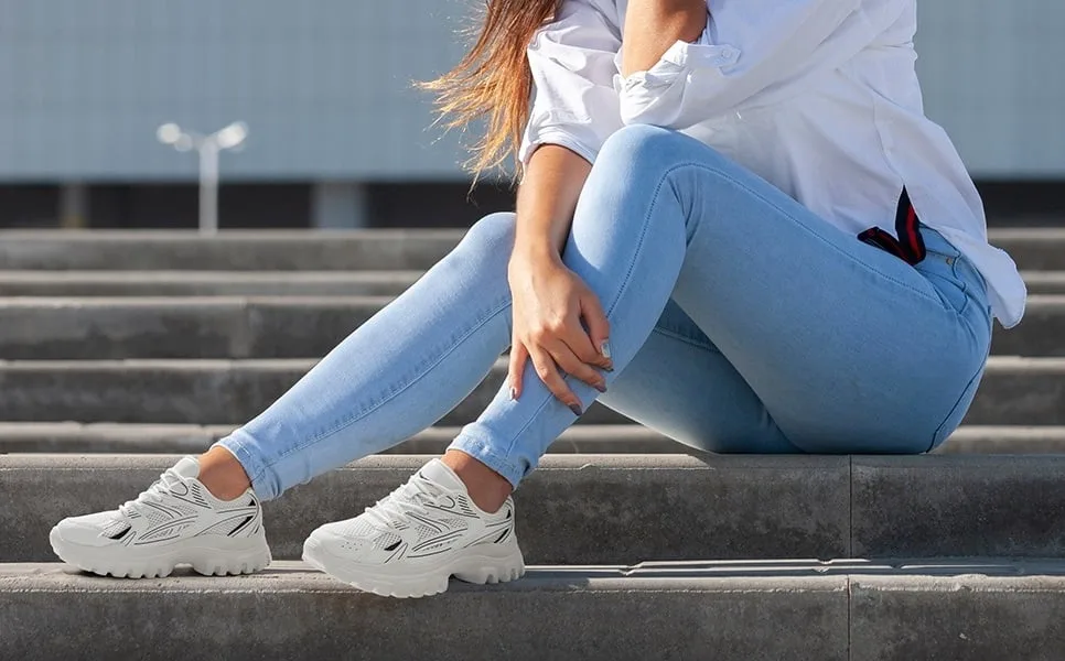 شستشو و تمیز کردن کتونی‌های سفید