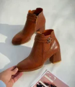 نیم بوت پاشنه دار دو سگک - Image 5