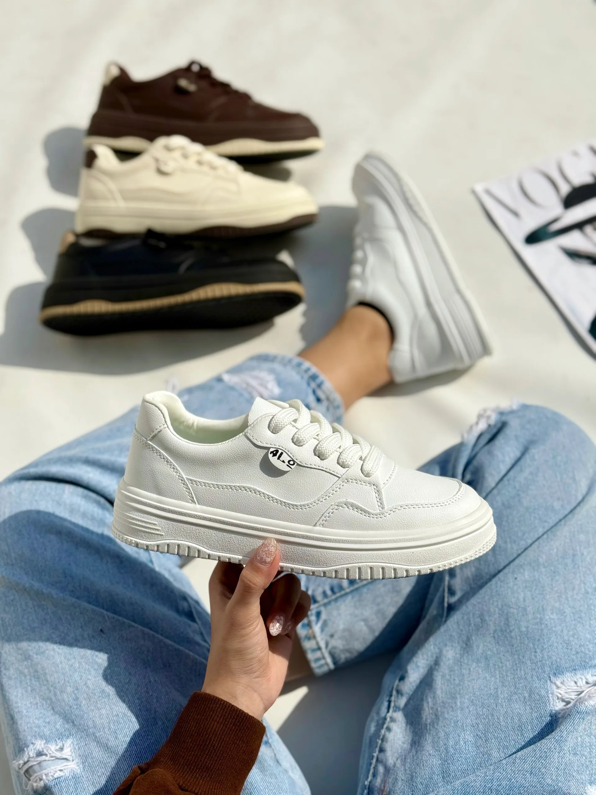 copy_179F4A75-F201-4CDC-80E5-EE69FC00DEE6 کتونی ونس الو یرفا - Image 1